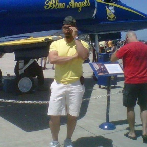 Meet your Posher, Elvis - Picture 1 of 1